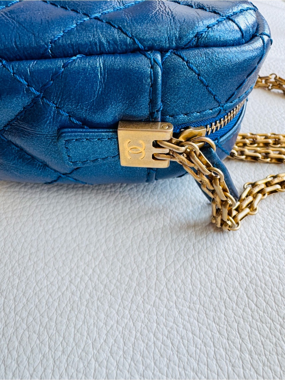 Chanel Mini 2.55 Reissue Quilted Metallic Blue Crossbody Bag with Gold Chain - Picture 13 of 16